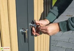 Cache Poubelle Extérieur Double Acier Imitation Bois – 2x 240 Litres -Garanti Jardin Magasin detail poignees cache poubelle westmann wmhhwtc 62